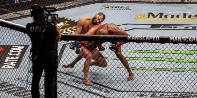 Усман Камару - Камару Усман - Хорхе Масвидаль - видео нокаута на турнире UFC 261 - ТЕЛЕГРАФ - telegraf.com.ua - шт.Флорида - Нигерия