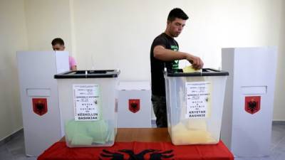 В Албании проходят парламентские выборы - unn.com.ua - Киев - Албания - Парламент