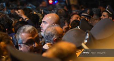 Никол Пашинян - Армен Ашотян - "Без нас борьбы не будет" – в РПА не считают выборы выходом, но будут участвовать в них - ru.armeniasputnik.am