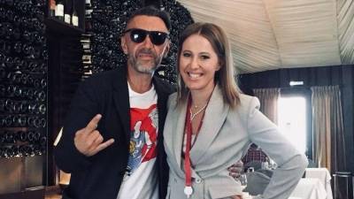 Сергей Шнуров - Ксения Собчак - «Считала это дружбой»: Собчак ответила Шнурову на сравнение ее с другими телками - 5-tv.ru - Санкт-Петербург