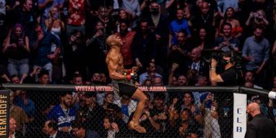 Усман Камару - Нокаутировал соперника одним ударом. Чемпион UFC одержал 14-ю победу подряд — видео - nv.ua - шт.Флорида