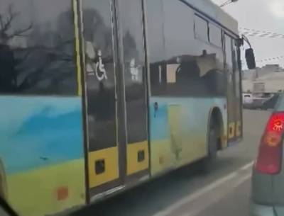 В Киеве автобус ездил по "встречке": Очевидцы сняли видео - news.bigmir.net - Киев