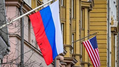 Владимир Путин - Мария Захарова - Россия включит США в список "недружественных" стран - svoboda.org