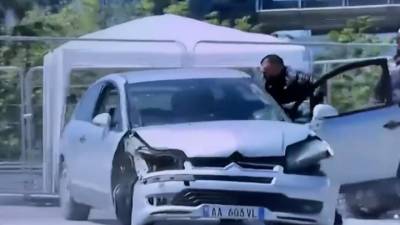 Албанский водитель устроил погром на главной площади Тираны. Видео - vesti.ru - Албания - Тирана