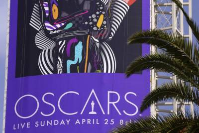 Хлоя Чжао - В Лос-Анджелесе стартовала церемония вручения премии «Оскар» - mk.ru - Англия - Лос-Анджелес