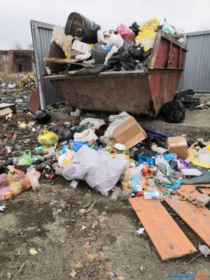 Мусор в Раздольном летает и скапливается - sakhalin.info - район Корсаковский