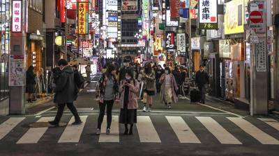 Есихидэ Суг - Большинство населения Японии выступило против коронавирусных ограничений - iz.ru - Япония