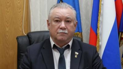 Неизвестные избили главу поселка Лебяжье около его дома - piter.tv