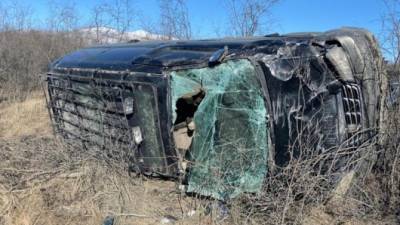 Три человека пострадали при опрокидывании микроавтобуса в Якутии - usedcars.ru - респ. Саха - район Оймяконский