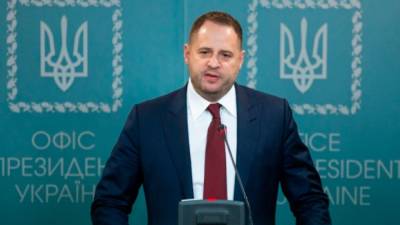 Владимир Зеленский - Владимир Путин - Андрей Ермак - Глава офиса Зеленского считает некорректным приглашать Владимира Путина в Киев - nation-news.ru - Москва - Киев