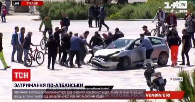Албания - Задержание по-албански: в Тиране прохожий остановил авто, что дрифтувало на пешеходной зоне - tsn.ua - Тирана