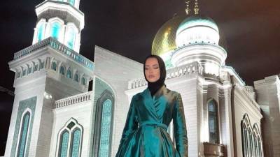Анастасия Решетова - Рэпер Тимати - «Приняла ислам?» — директор Решетовой назвала ее арабским именем - 5-tv.ru