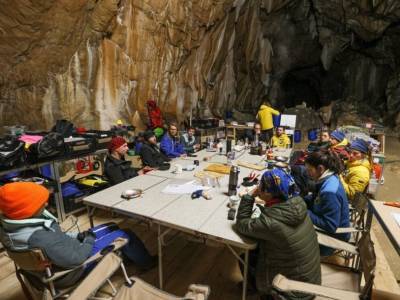 Эксперимент в пещере показал, как биологические часы отстают от астрономических - polit.ru - Франция