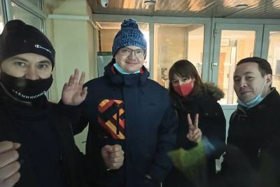Алексей Навальный - Ксения Фадеева - Андрей Фатеев - Арестованный за акцию в поддержку Навального томский депутат заявил об антисанитарии в камере - tayga.info - Томск