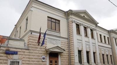 Сотрудники посольства Латвии в России привились «Спутником V» - iz.ru - Москва - Сербия - Латвия