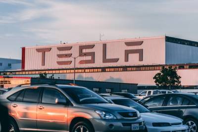 Илоной Маской - Tesla столкнулась с проблемами на китайском рынке автомобилей и мира - cursorinfo.co.il - Китай