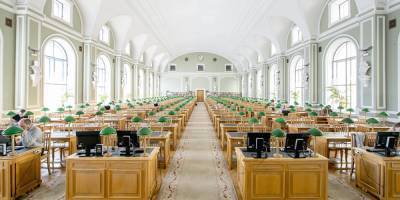 Двое петербуржцев устроили драку из-за места в библиотеке - ruposters.ru - Петербурга