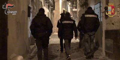 В Италии проводят операцию против организованной преступности, арестовано 99 человек - ТЕЛЕГРАФ - telegraf.com.ua - Италия - Бари