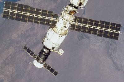 Дату отстыковки корабля Crew Dragon от МКС перенесли на 30 апреля - vm.ru - шт.Флорида