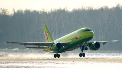 Самолет рейсом до Новосибирска сел в Братске из-за подозрения на инсульт у пассажира - newinform.com - Братск