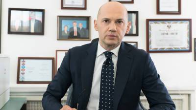 Рустам Минниханов - Председателю МТРК «Мир» Радику Батыршину присвоено звание «Заслуженный работник печати и массовых коммуникаций Республики Татарстан» - mir24.tv - респ. Татарстан