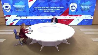 Владимир Путин - Путин призвал держать под контролем реализацию социальных мер - piter.tv - Санкт-Петербург