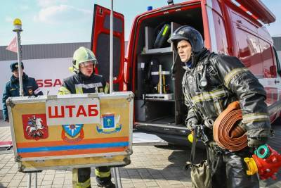 Россияне смогут сообщать о пожарах через приложение МЧС - tvc.ru