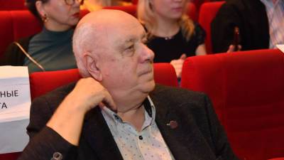 Драматург Инин попал в больницу - vesti.ru