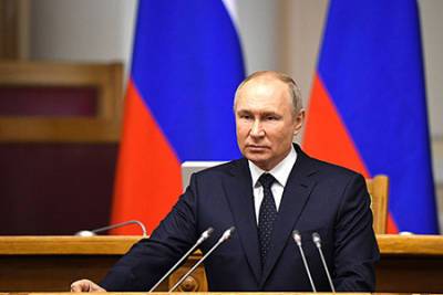 Владимир Путин - Иван Родин - Путин сказал не слушать услужливых подсказок Запада - ng.ru