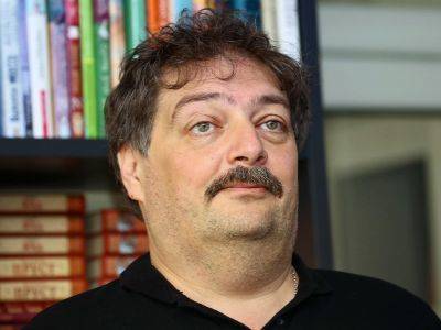 Алексей Навальный - Дмитрий Быков - Дмитрия Быкова вызвали в полицию из-за акции 21 апреля - kasparov.ru - Москва