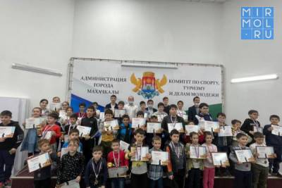 Весенний Кубок шахматной школы Джакая Джакаева прошел в Махачкале - mirmol.ru - Махачкала