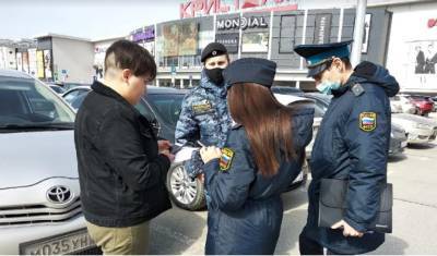 В Тюмени около ТРЦ Кристалл судебные приставы провели акцию по информированию людей - nashgorod.ru - Тюмень
