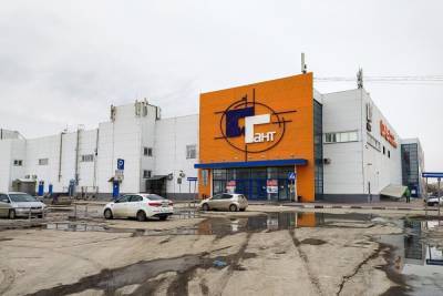 Восемь новых магазинов трех торговых сетей откроются в Новосибирске вместо “Сибирского гиганта” - novos.mk.ru - Новосибирск - Томск