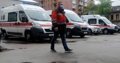 В Сумах пожарные спасли четырех человек, которые находились в охваченной огнем квартире - tsn.ua