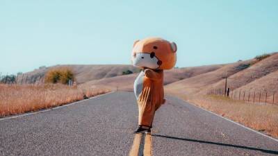 Американец в костюме медведя прошел пешком 770 километров: все ради доброго дела - 24tv.ua - Сан-Франциско