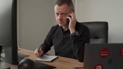 Алексей Пивоваров - Журналиста Пивоварова подозревают в подделке справки на оружие - piter.tv