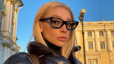 Анастасия Ивлеева - «Ваш Дептранс»: авто Ивлеевой снова эвакуировали за нарушение правил парковки - 5-tv.ru - Москва