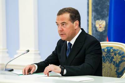 Дмитрий Медведев - Медведев заявил, что децентрализация власти в России не завершилась - tvc.ru
