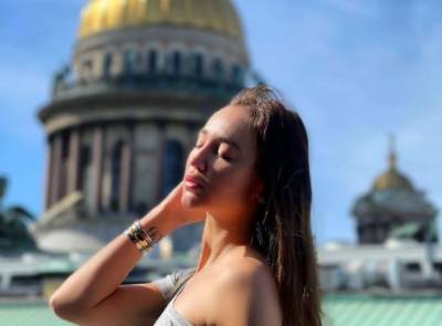 Ольга Бузова - Ольга Бузова устроила примерку брендовых вещей в ЦУМе - bimru.ru