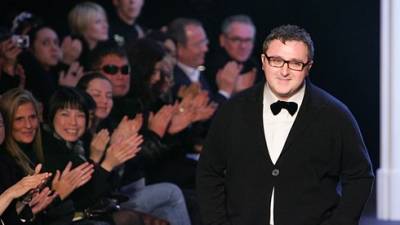 Всемирно известный кутюрье Альбер Эльбаз похоронен в Израиле рядом с родителями - vesty.co.il - Париж - Холон