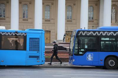 Маршруты автобусов изменятся 29 апреля и 4 мая из-за репетиций парада Победы - vm.ru - Москва