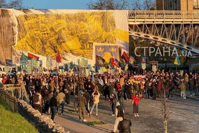 Максим Бужанский - На киевском марше в честь дивизии СС "Галичина" “слуге народа” Бужанскому посвятили обидную кричалку - kp.ua - Киев