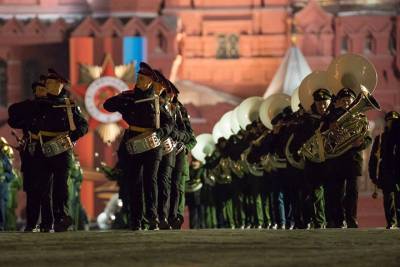 Ночную репетицию парада Победы проведут на Красной площади 29 апреля - vm.ru - Москва