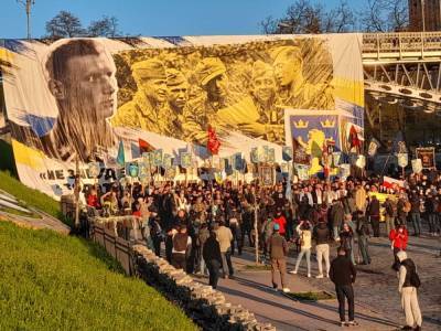 Антон Дробович - Глава института Нацпамяти испугался и осудил марш эсэсовцев в Киеве - news-front.info - Украина - Киев