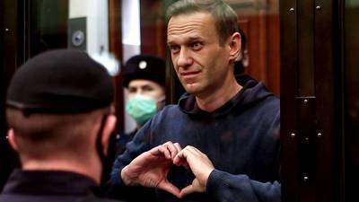 Алексей Навальный - В Петербурге возбудили уголовное дело из-за граффити с портретом Навального - nakanune.ru - Санкт-Петербург