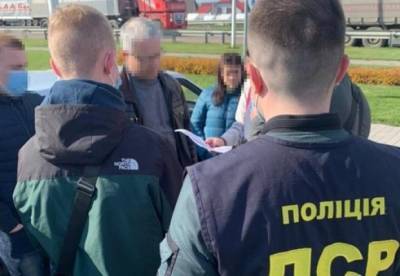 В Ровенской области чиновник вымогал у руководителя АЗС 15 тысяч гривен - facenews.ua