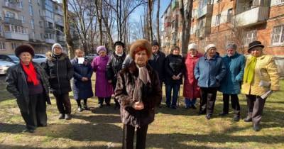 Евгений Никонов - В России пенсионеров заманивают на вакцинацию десятком яиц - dsnews.ua - Москва - Хабаровск - Комсомольск