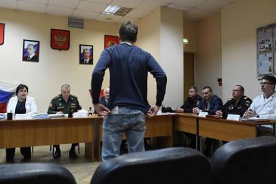 Владимир Груздев - В России ужесточат правила воинского учета - lenta.ru