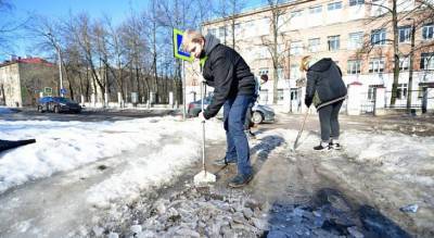 Дмитрий Миронов - Владимир Волков - Каждый год одно и тоже: как убирают снег в Ярославле - progorod76.ru - Ярославская обл. - Ярославль