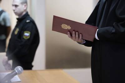 Экс-пристава из Магнитогорска осудили за помощь должникам в выезде за границу - znak.com - Магнитогорск